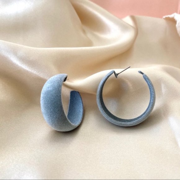 Lagom Studio Jewelry - 💙💕LAST ONE Sterling Silver Velvet Earrings